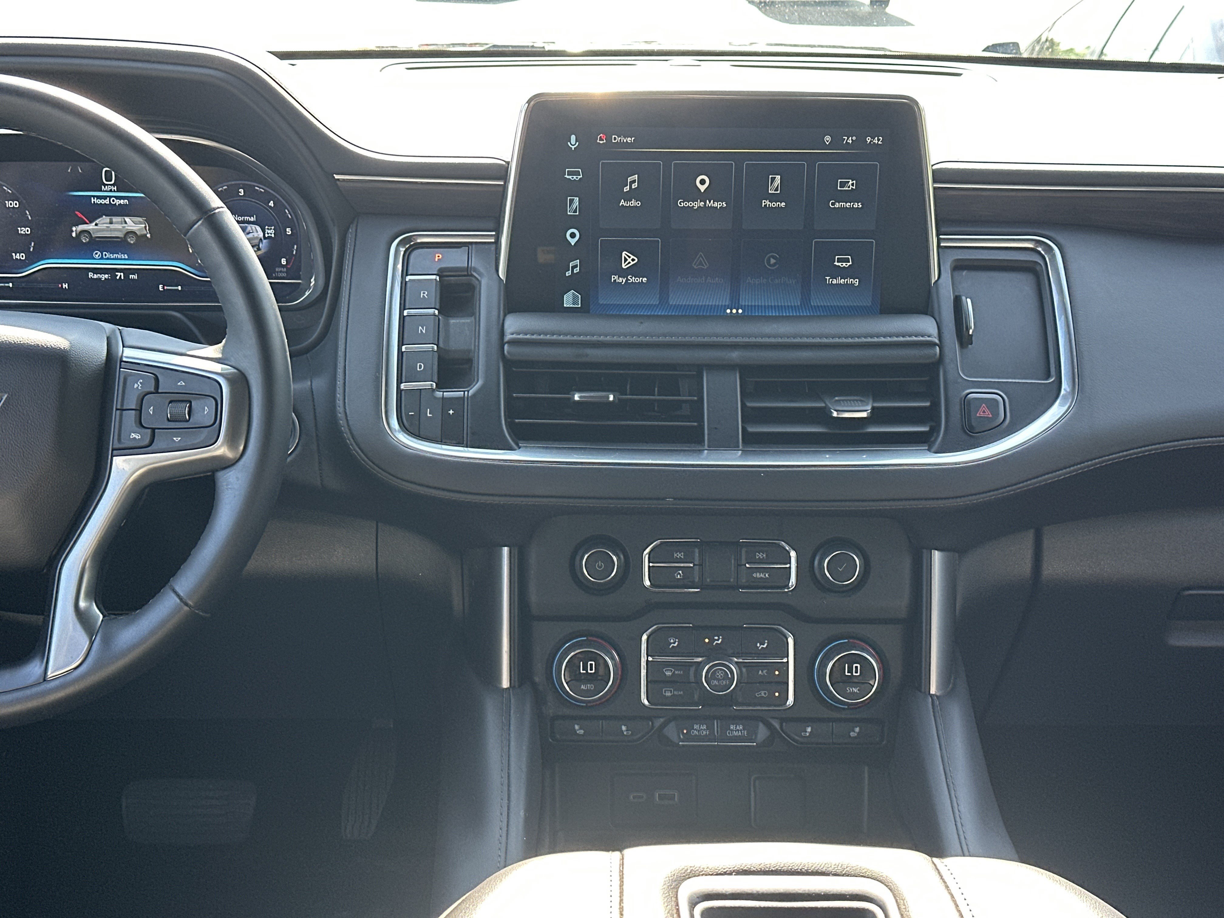 Used 2024 Chevrolet Tahoe Z71 w/ Luxury Package AWD/4WD image 31