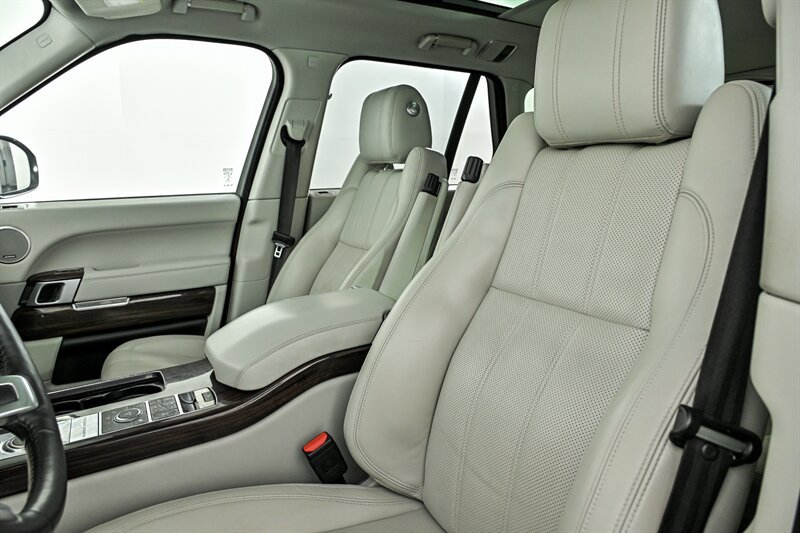 Used 2015 Land Rover Range Rover HSE AWD/4WD image 17