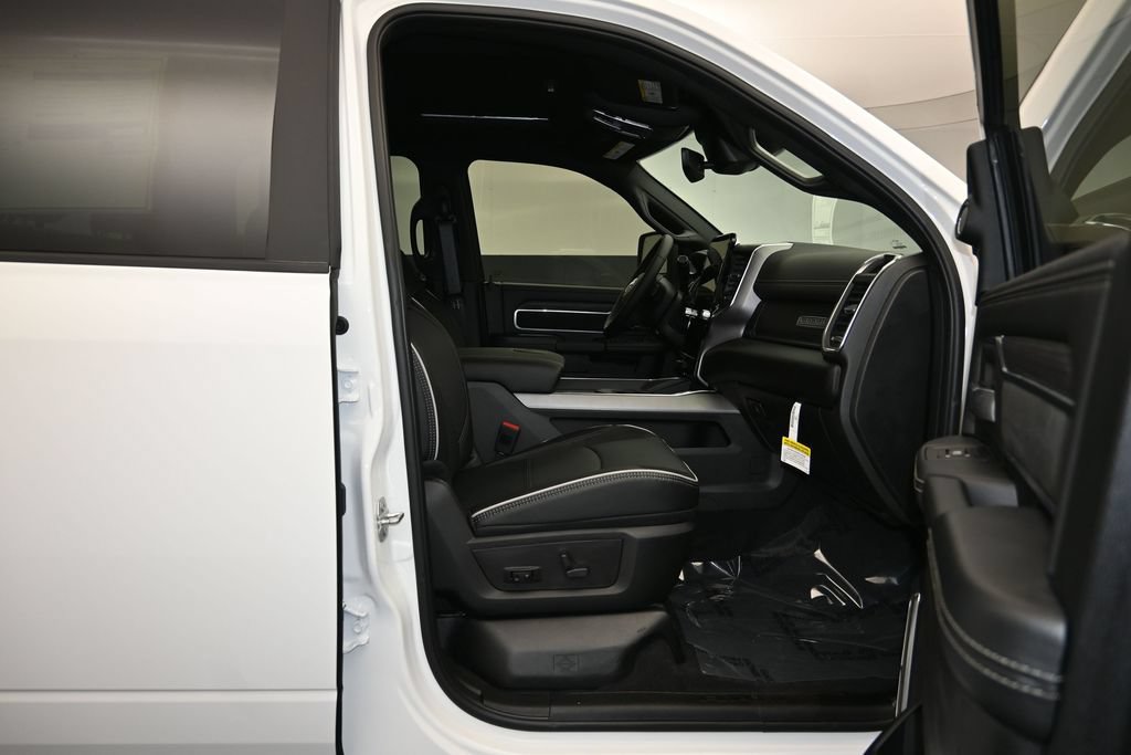 New 2026 RAM 2500 Laramie AWD/4WD image 28
