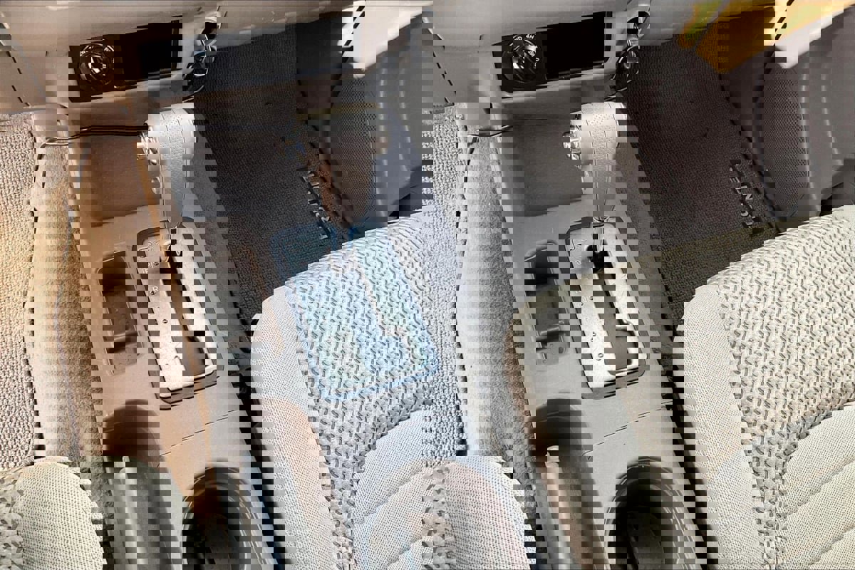 Used 2008 Nissan Frontier SE w/ SE Value Truck Pkg image 11