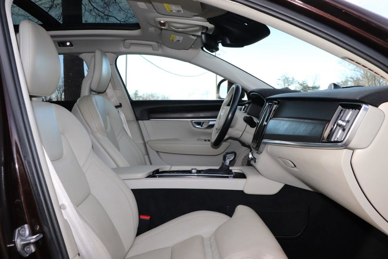 Used 2017 Volvo V90 T6 Cross Country image 18