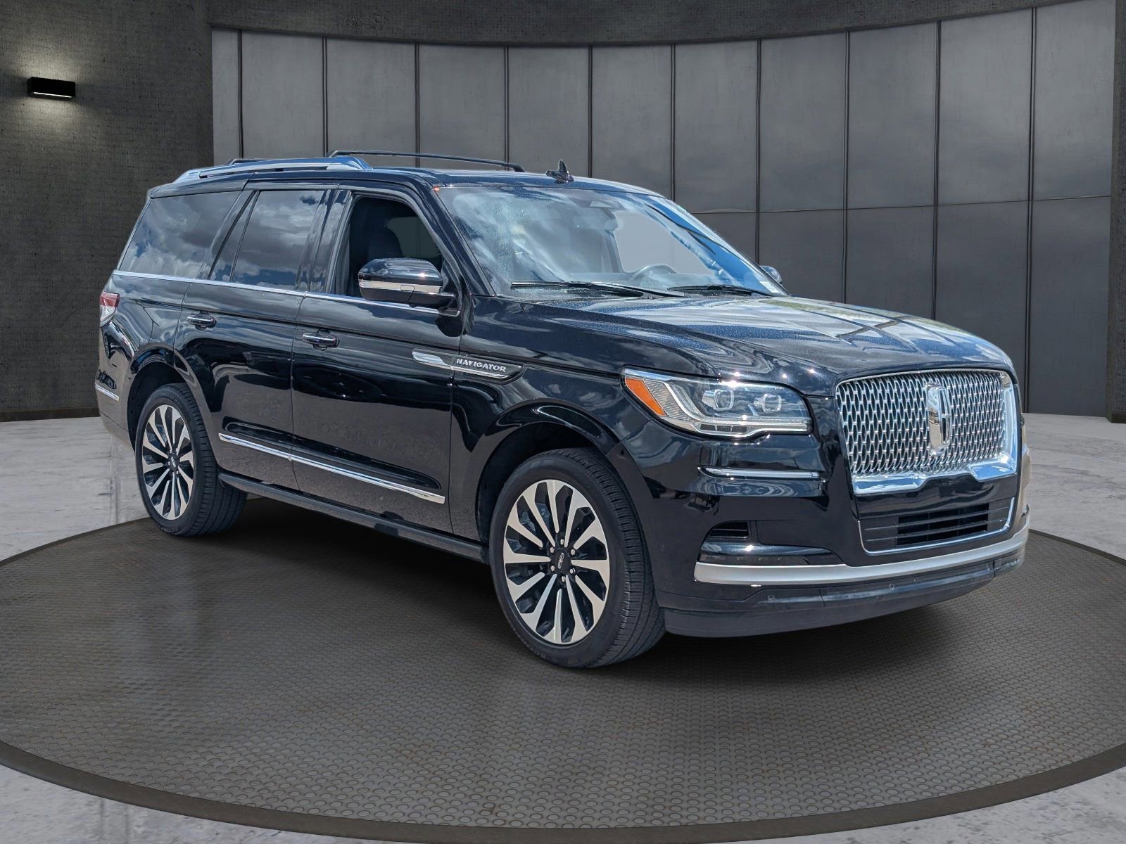 Used 2023 Lincoln Navigator Reserve image 8