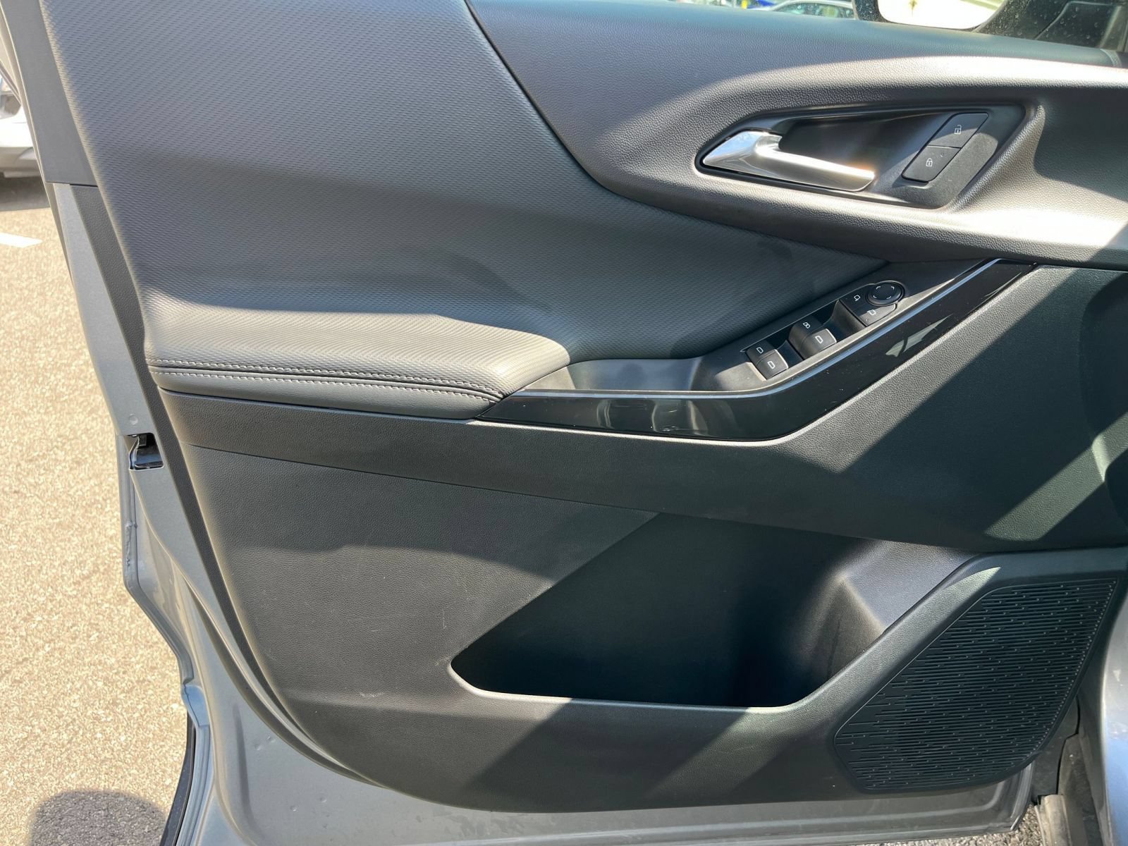 Used 2025 Chevrolet Equinox LT FWD image 18