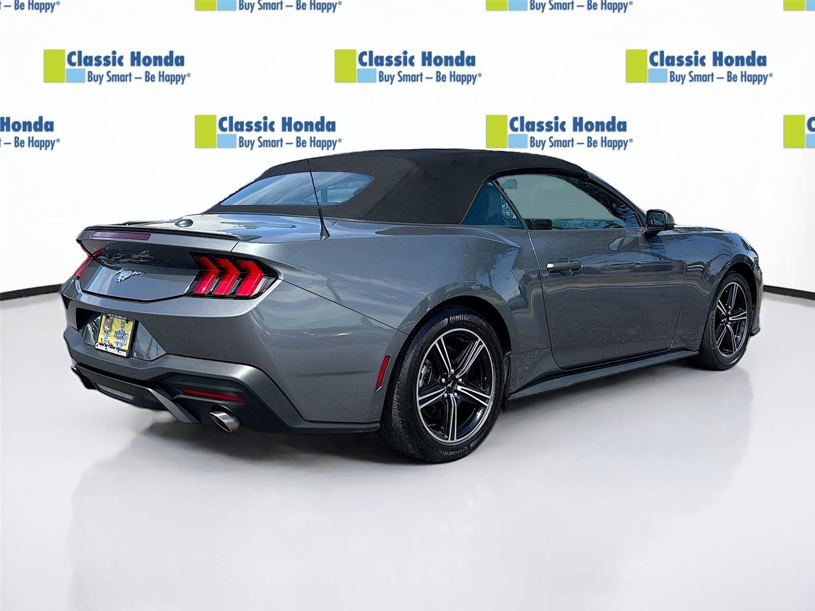 Used 2025 Ford Mustang Premium RWD image 8