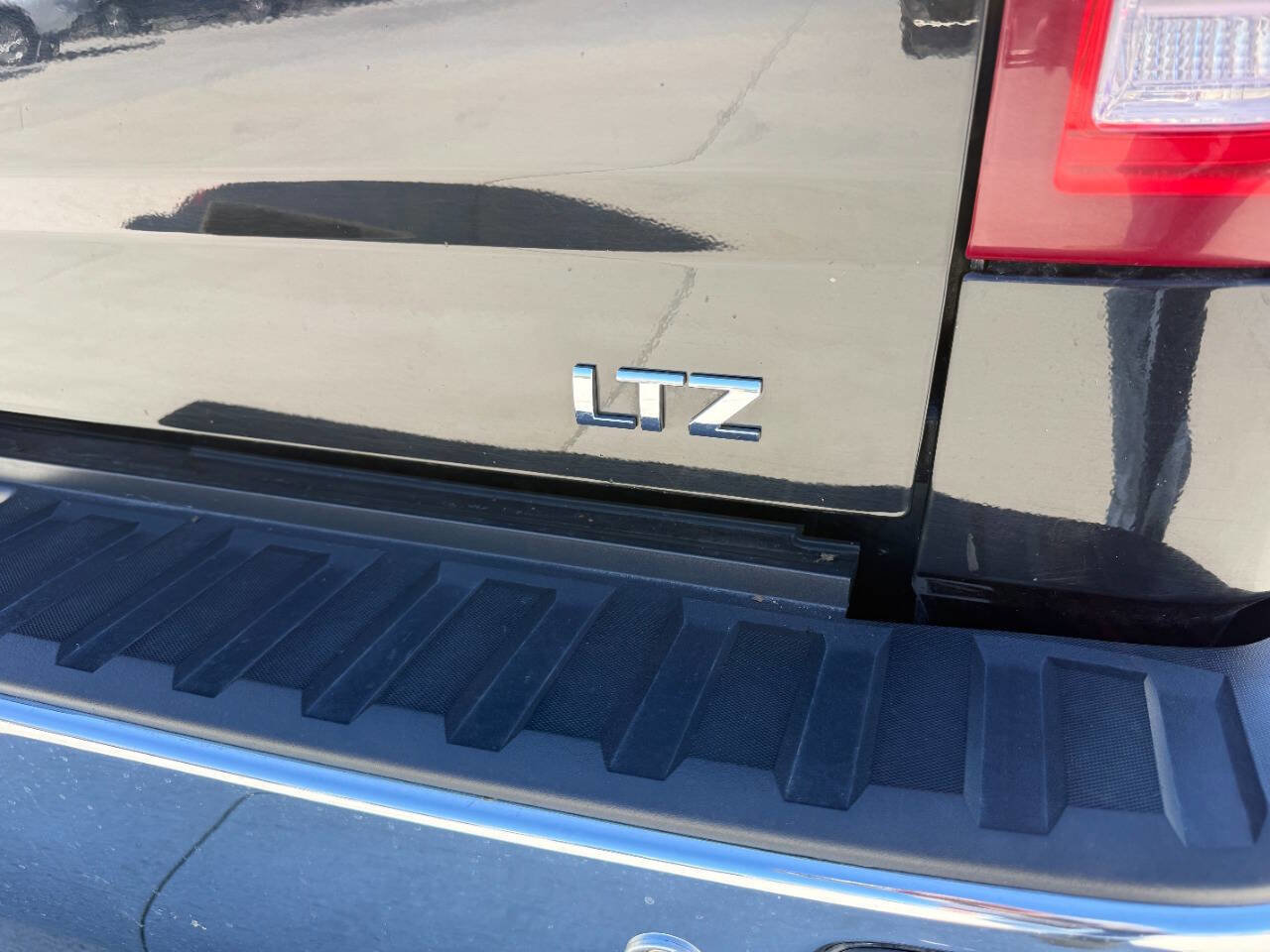 Used 2016 Chevrolet Silverado 1500 LTZ w/ LTZ Plus Package image 10