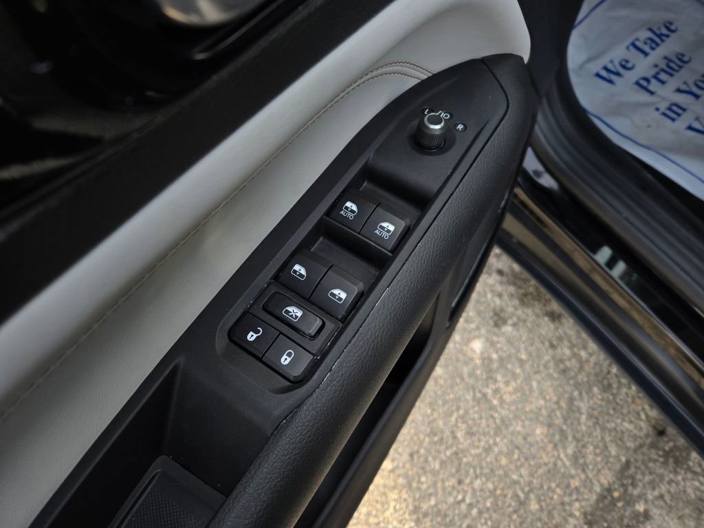 Used 2024 Jeep Compass Limited image 13