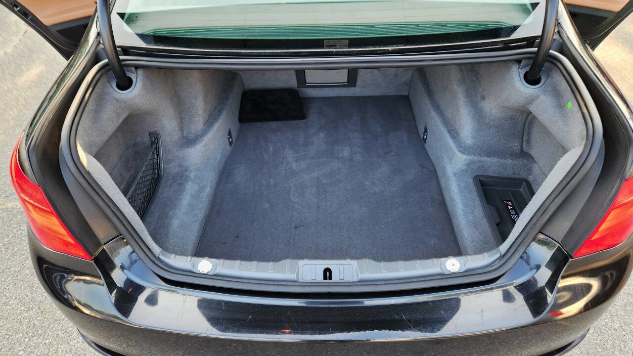 Used 2011 BMW 750Li xDrive 750Li xDrive AWD 4dr Sedan image 37