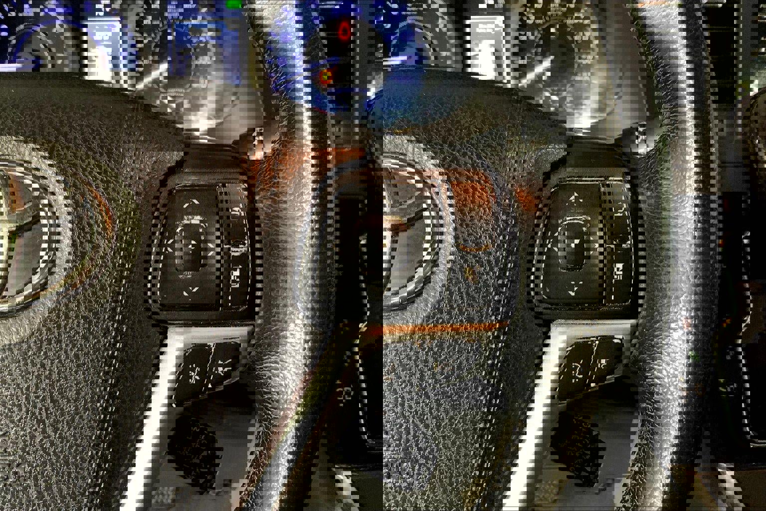 Used 2020 Toyota Sienna XLE image 19