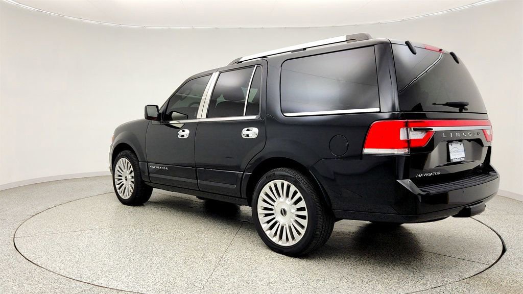 Used 2016 Lincoln Navigator Select AWD/4WD image 7