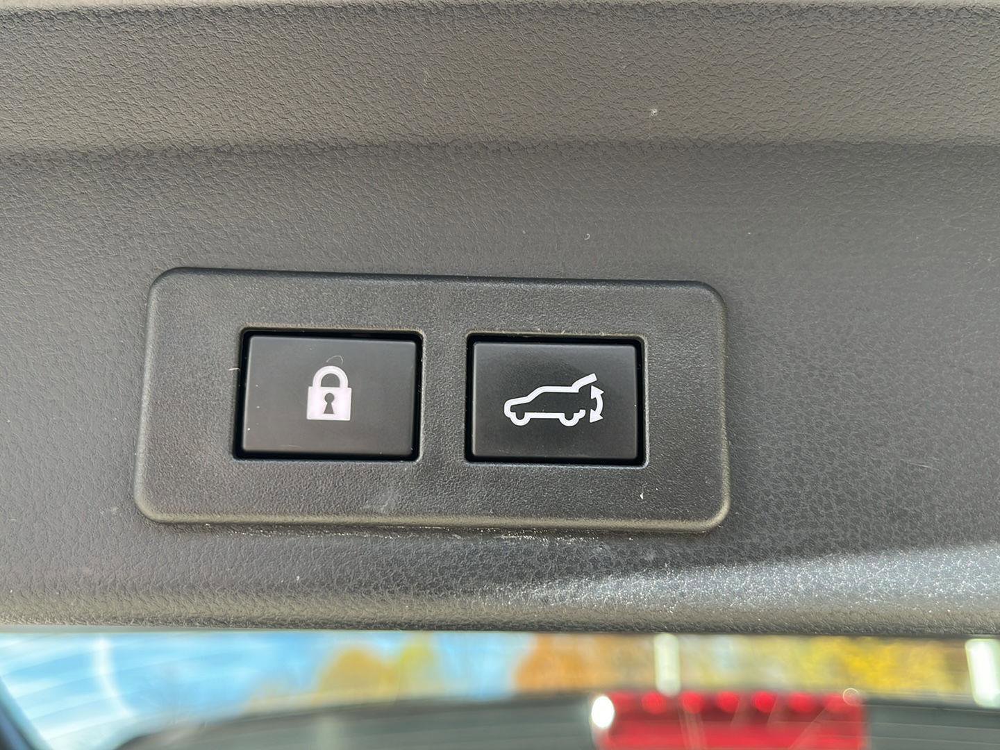 Used 2021 Subaru Ascent Premium w/ Convenience Package image 25