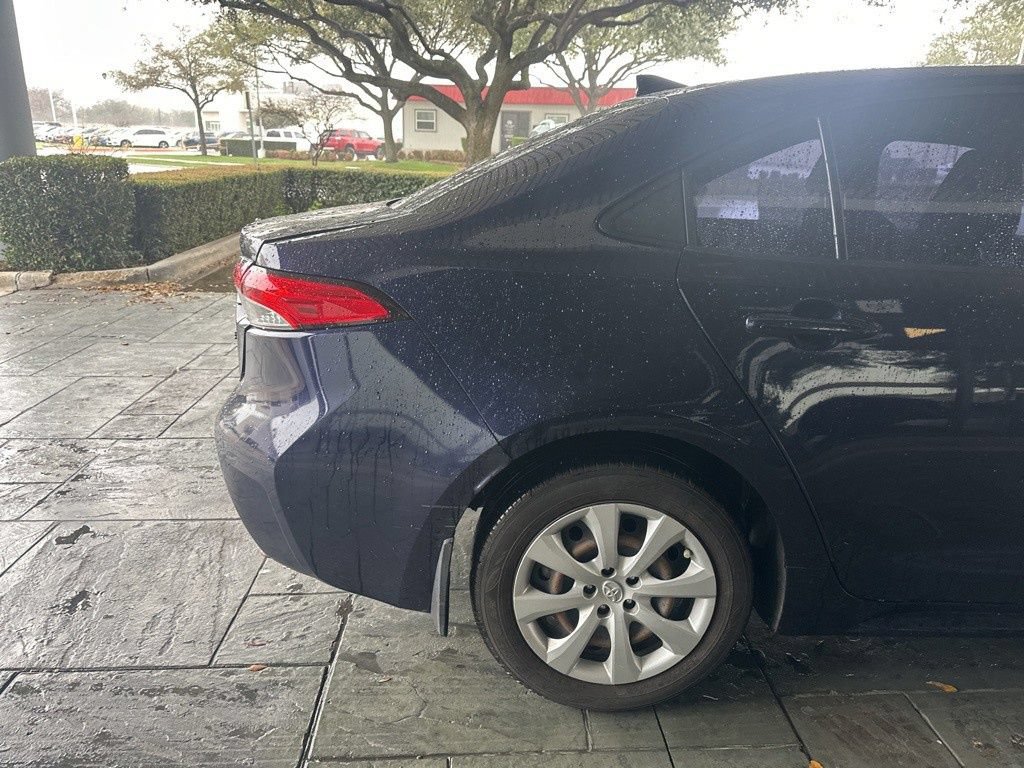 Used 2021 Toyota Corolla LE FWD image 8