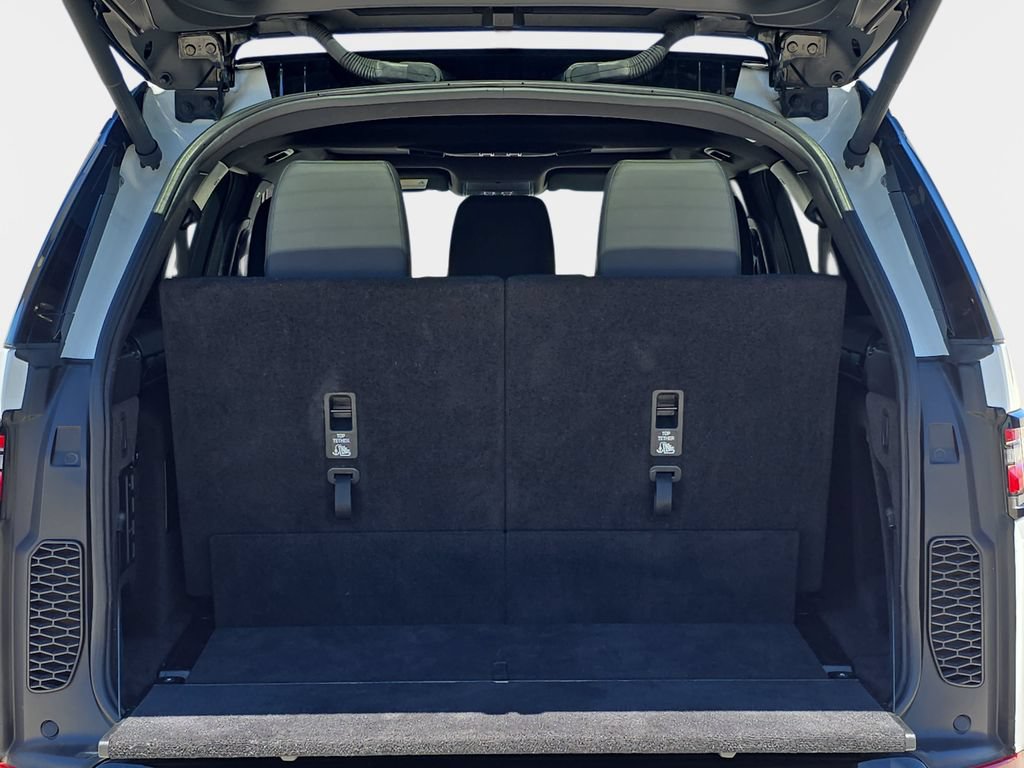 Used 2020 Land Rover Discovery Landmark AWD/4WD image 18