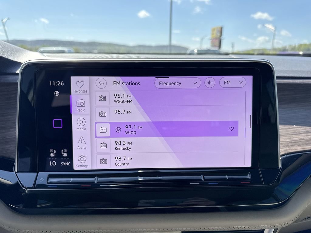 Used 2024 Volkswagen Atlas SEL Premium R-Line image 16