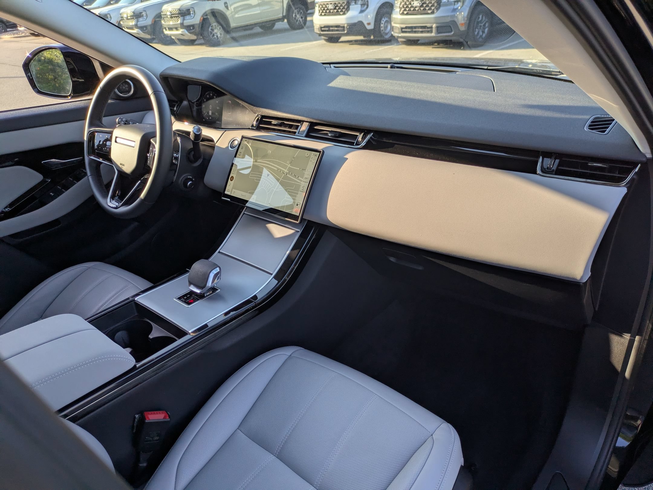 Used 2024 Land Rover Range Rover Evoque S AWD/4WD image 40