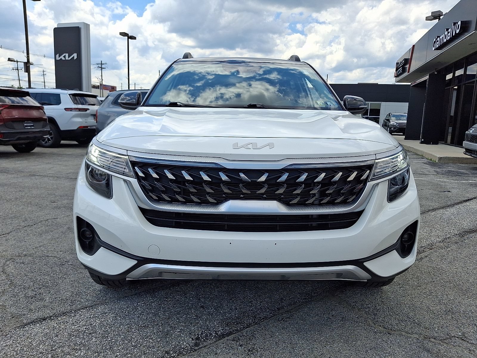 Used 2022 Kia Seltos Nightfall Edition AWD/4WD image 2