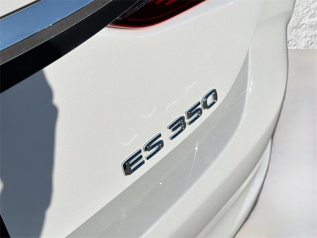 New 2025 Lexus ES 350 Ultra Luxury image 11