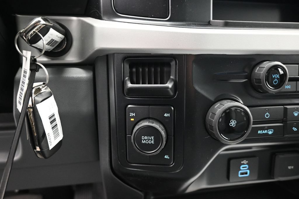 New 2026 Ford F450 XL w/ XL Chrome Package AWD/4WD image 17
