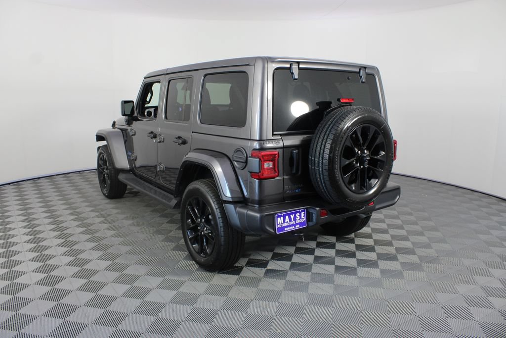 Used 2025 Jeep Wrangler Unlimited Sahara AWD/4WD image 21