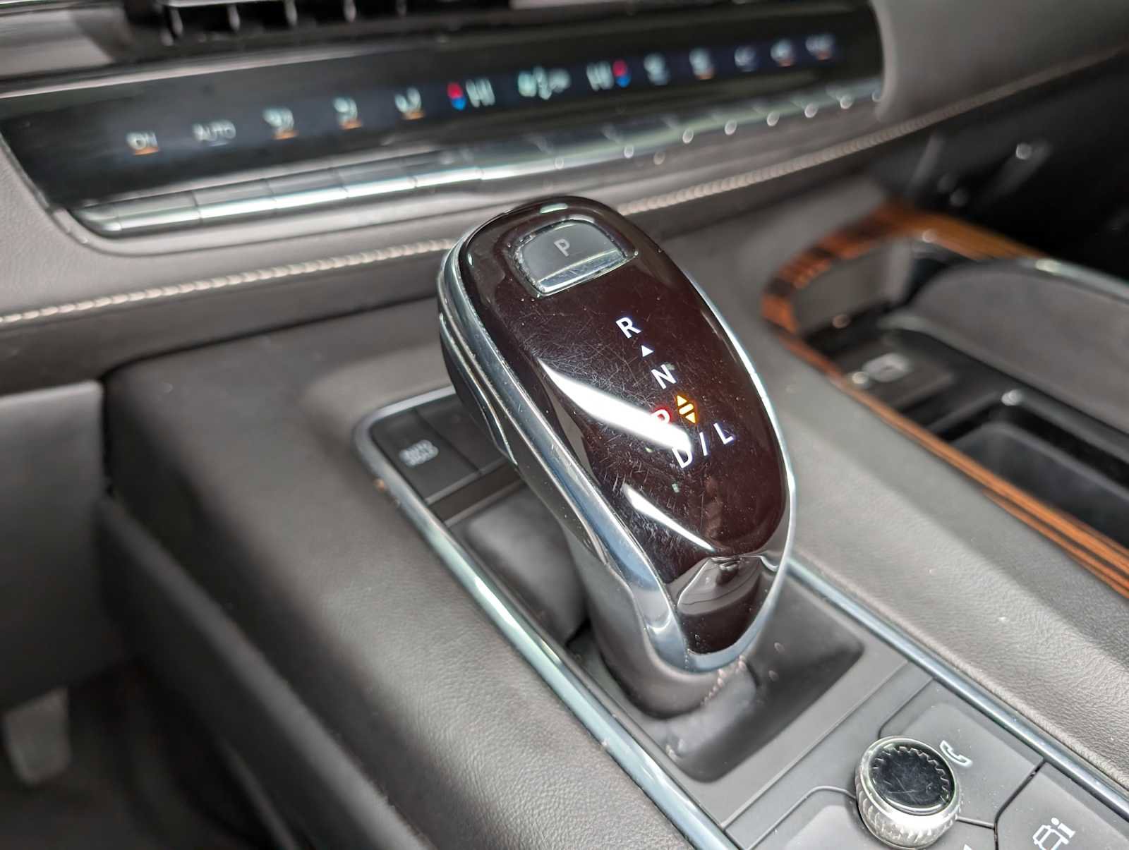 Used 2021 Cadillac Escalade Premium Luxury image 36