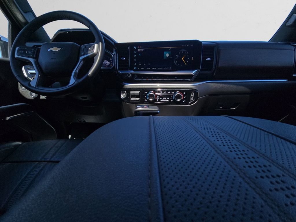 Used 2024 Chevrolet Silverado 1500 High Country w/ High Country Premium Package image 12