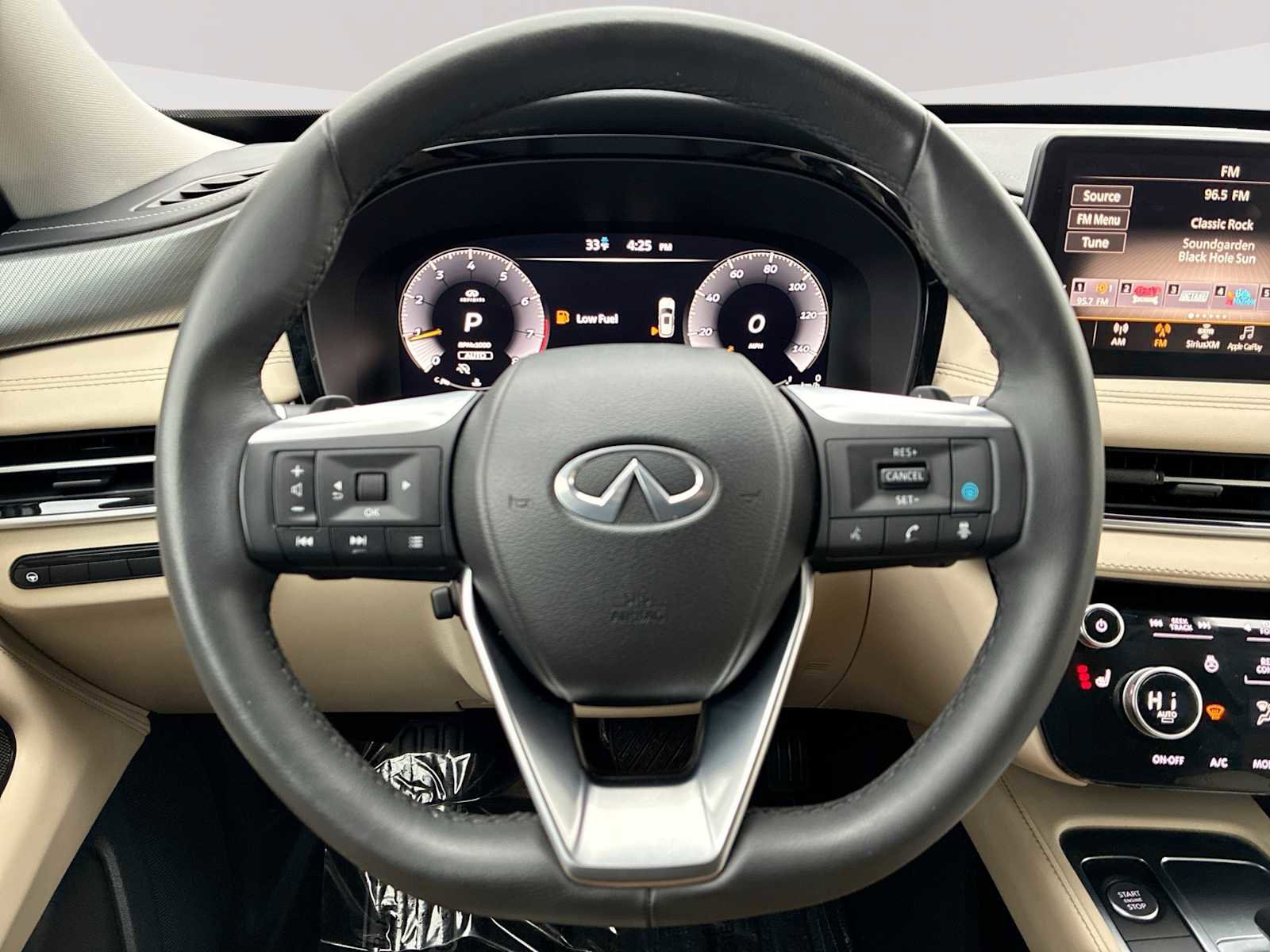 Used 2023 INFINITI QX60 Luxe image 10