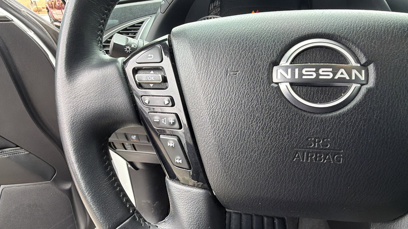 Used 2022 Nissan Armada SV w/ SV Appearance Package image 29