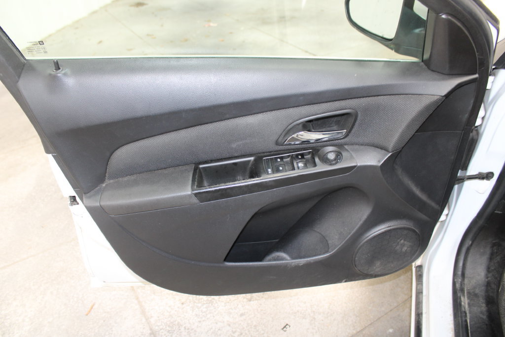 Used 2014 Chevrolet Cruze LT FWD image 32