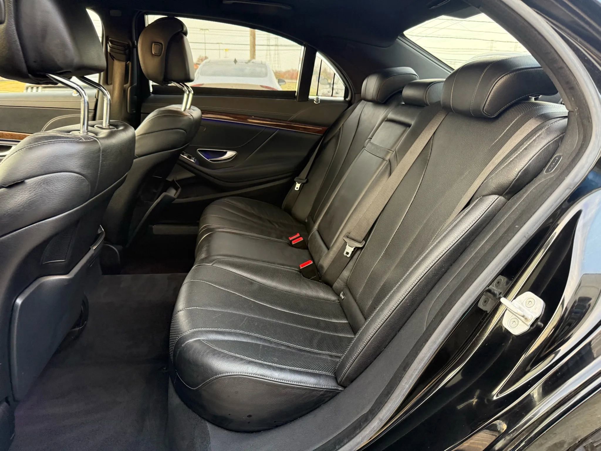 Used 2015 Mercedes-Benz S 550 4MATIC Sedan image 25