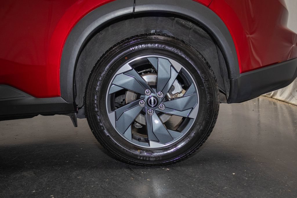Used 2025 Nissan Rogue SV AWD/4WD image 7