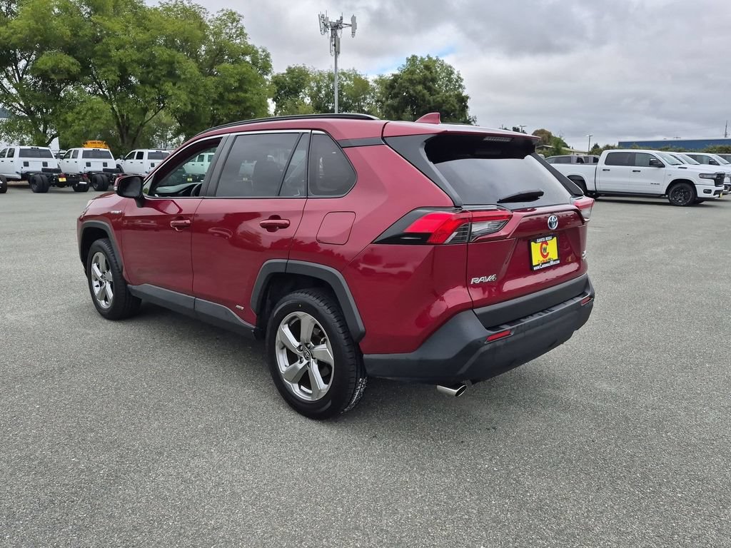 Used 2021 Toyota RAV4 XLE Premium AWD/4WD image 5