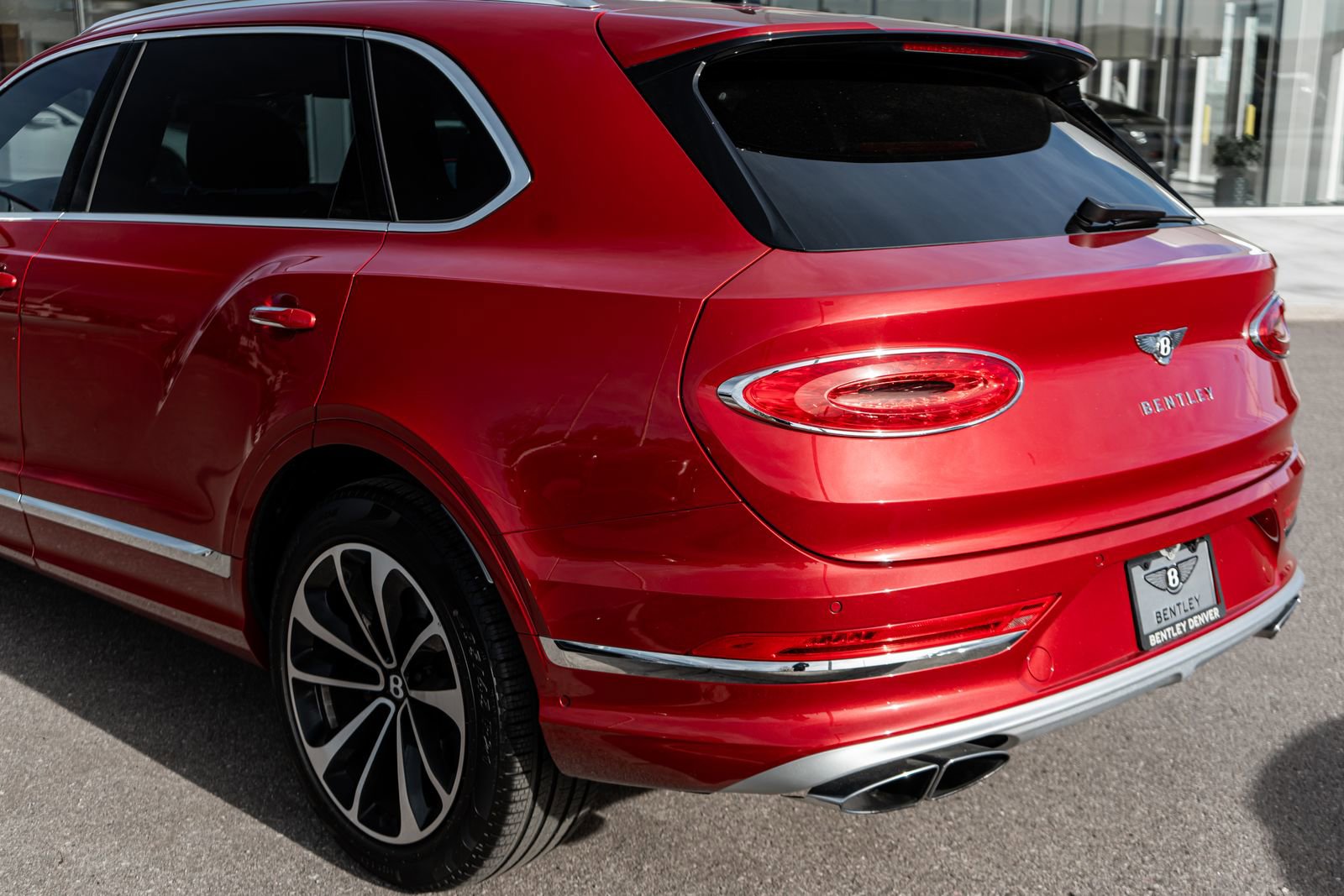 Used 2024 Bentley Bentayga Extended Wheelbase image 8