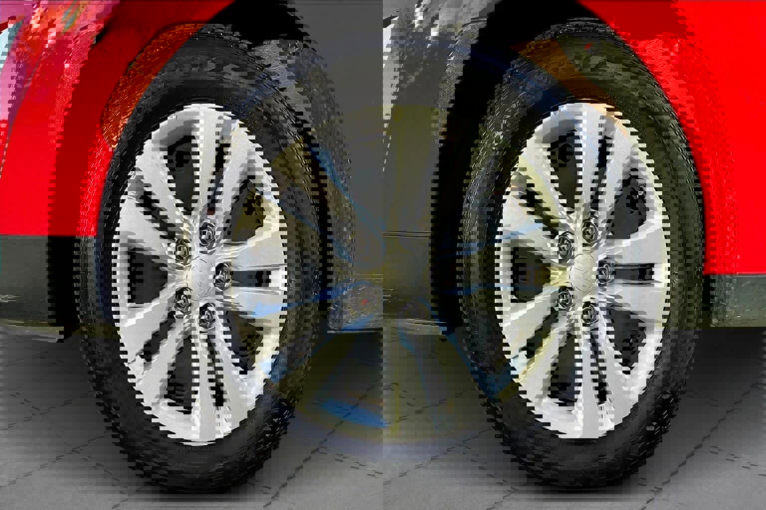 Used 2023 Kia Soul LX image 9