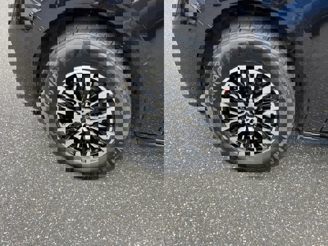 Certified 2025 Ford Expedition Max Platinum image 40