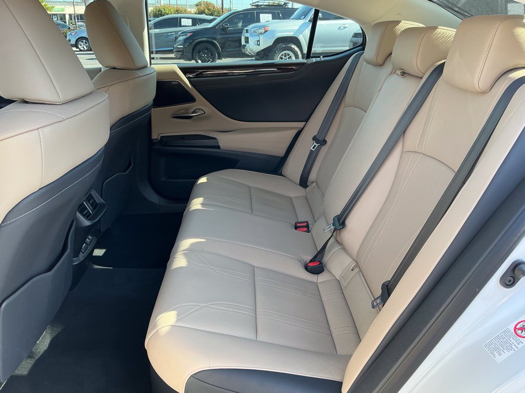 Used 2019 Lexus ES 300h FWD image 19