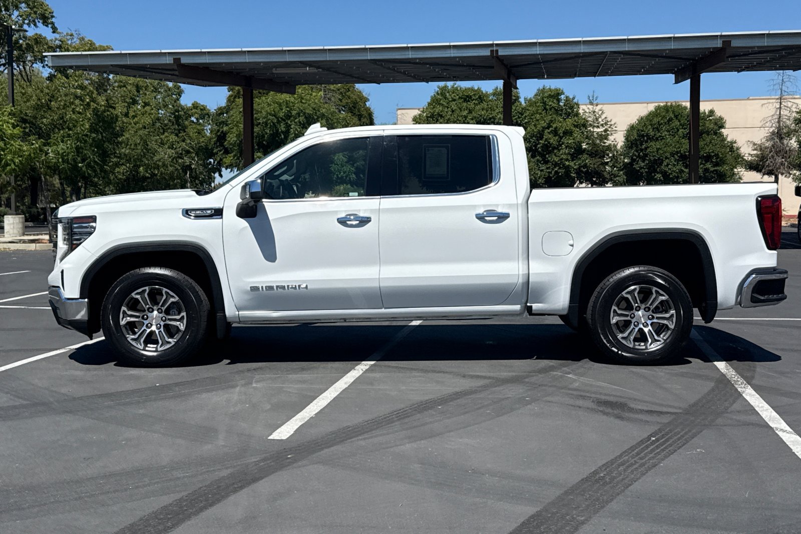 Used 2025 GMC Sierra 1500 SLT RWD image 13