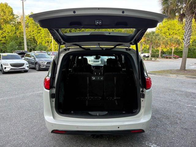 Used 2019 Chrysler Pacifica Touring Plus FWD image 30