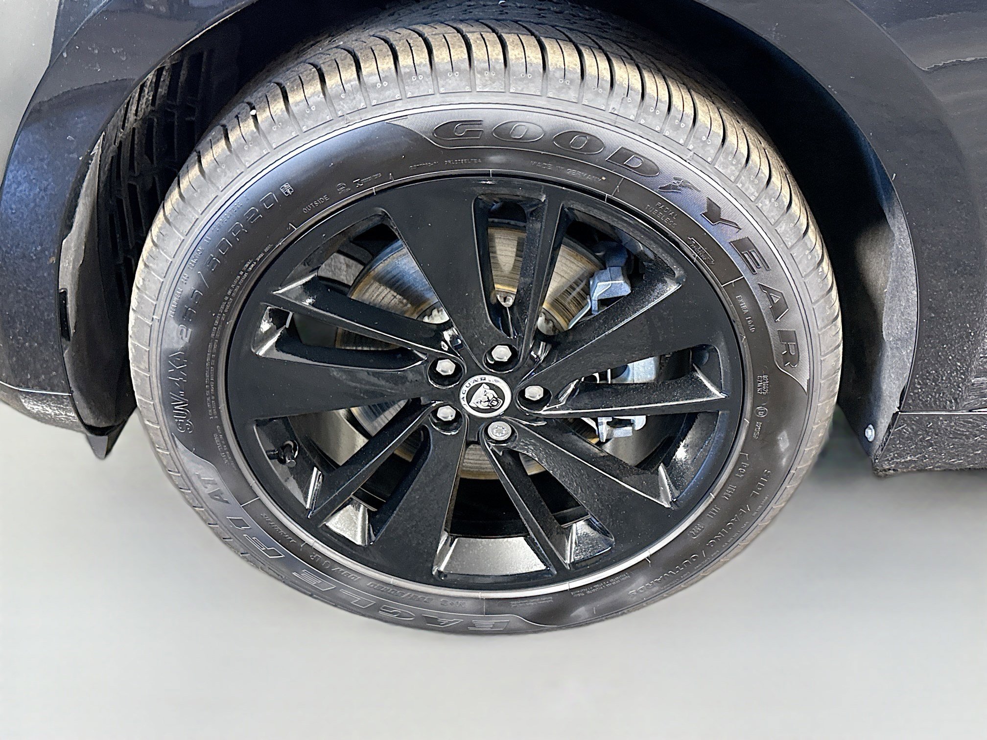 Used 2025 Jaguar F-PACE R-Dynamic S image 38