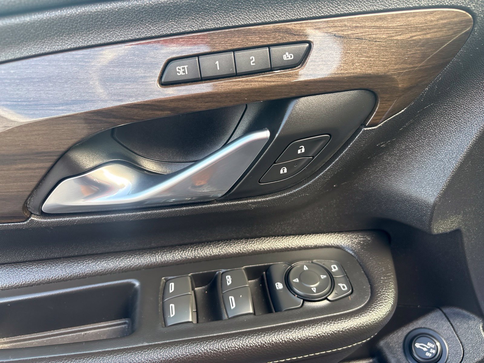 Used 2019 GMC Terrain Denali w/ Driver Alert Package II FWD image 25