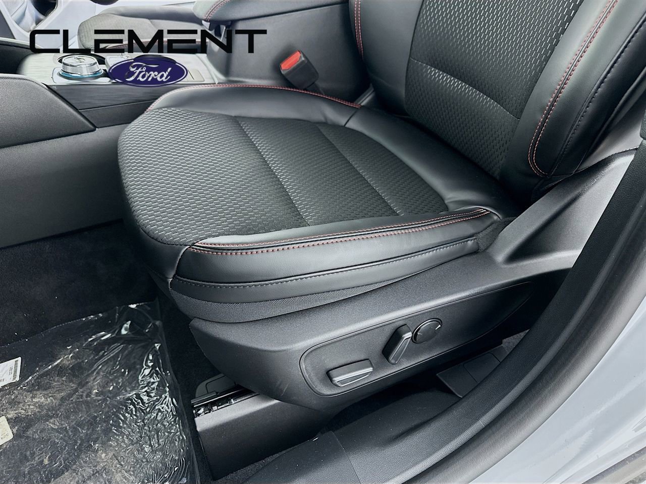 New 2026 Ford Escape ST-Line w/ Cold Weather Package image 25