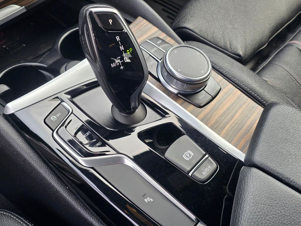 Used 2017 BMW 530i RWD image 15