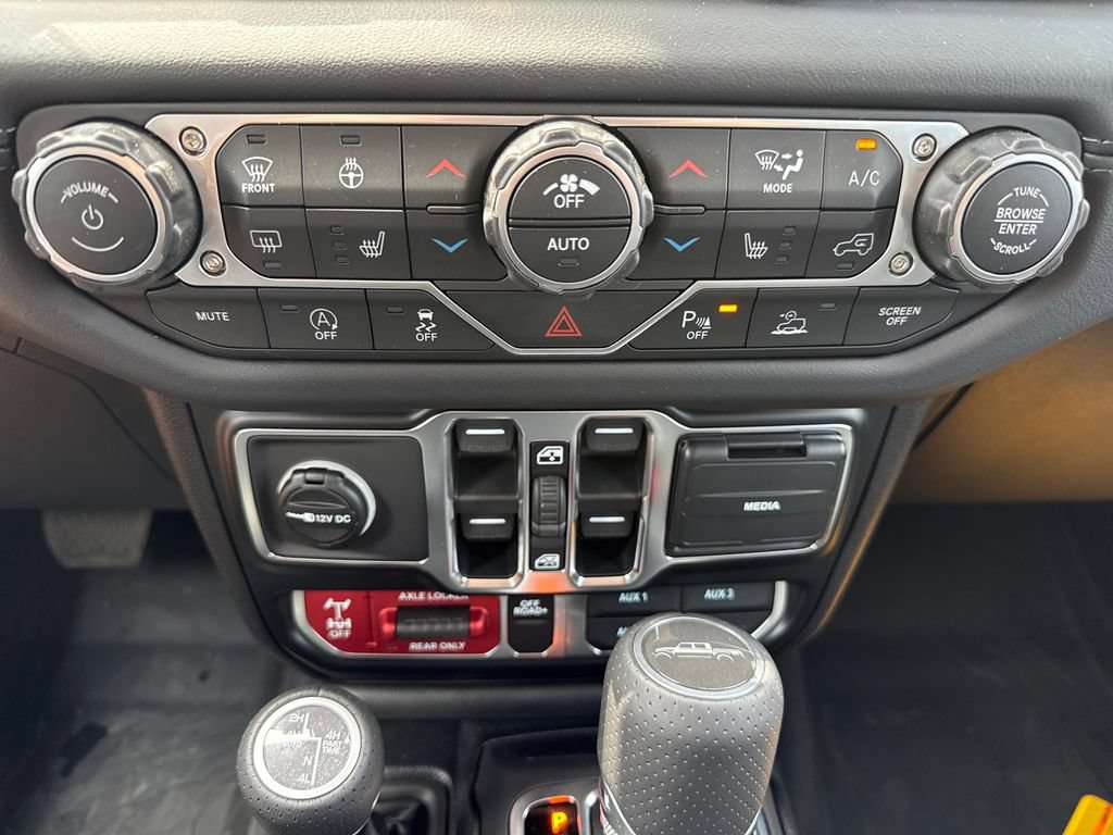 New 2026 Jeep Gladiator Mojave AWD/4WD image 18