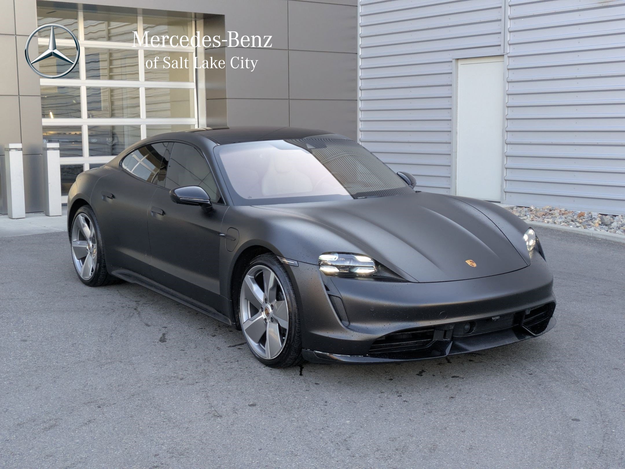 Used 2021 Porsche Taycan Turbo image 1