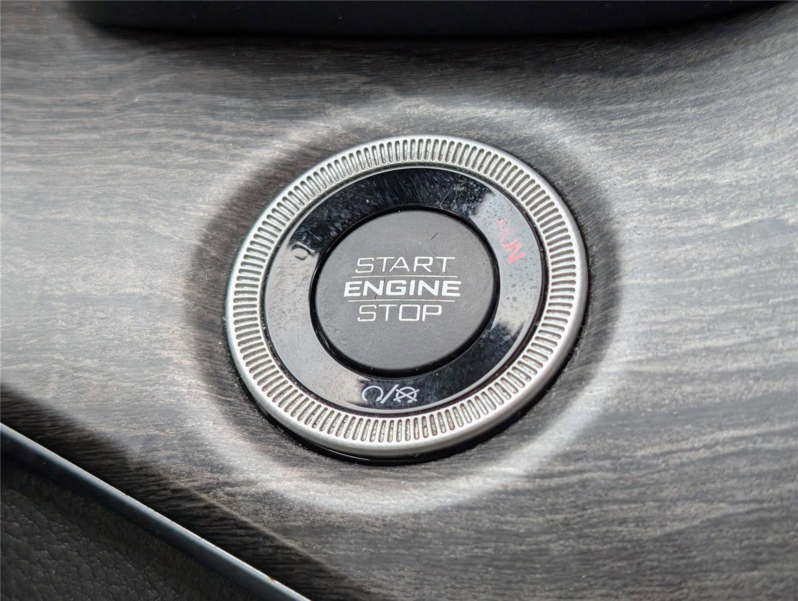 Used 2022 Jeep Grand Cherokee Overland w/ Luxury Tech Group IV image 27