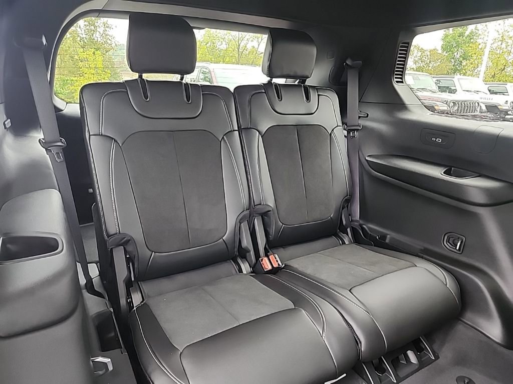 New 2025 Jeep Grand Cherokee L Altitude image 14