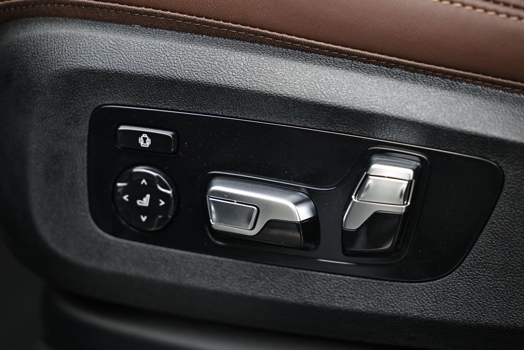 New 2026 BMW X5 xDrive50e w/ Executive Package image 23