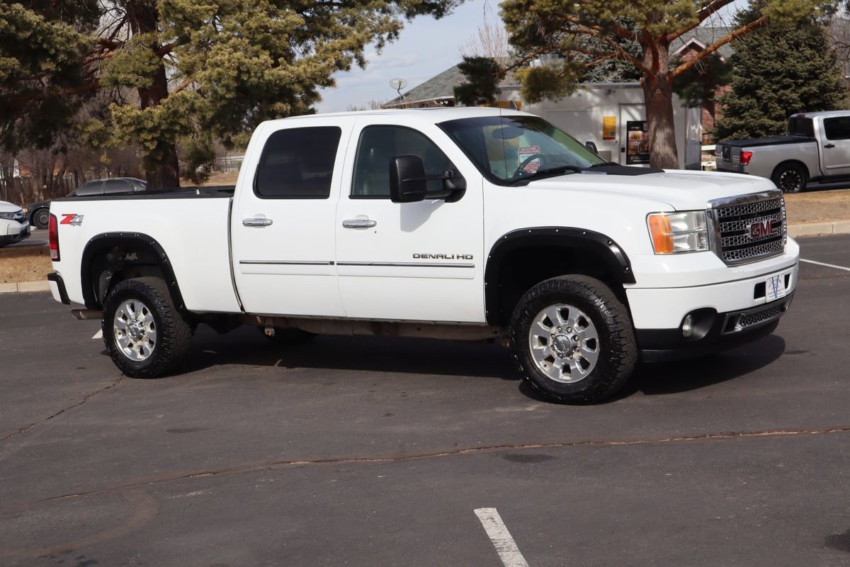 Used 2014 GMC Sierra 2500 Denali image 3