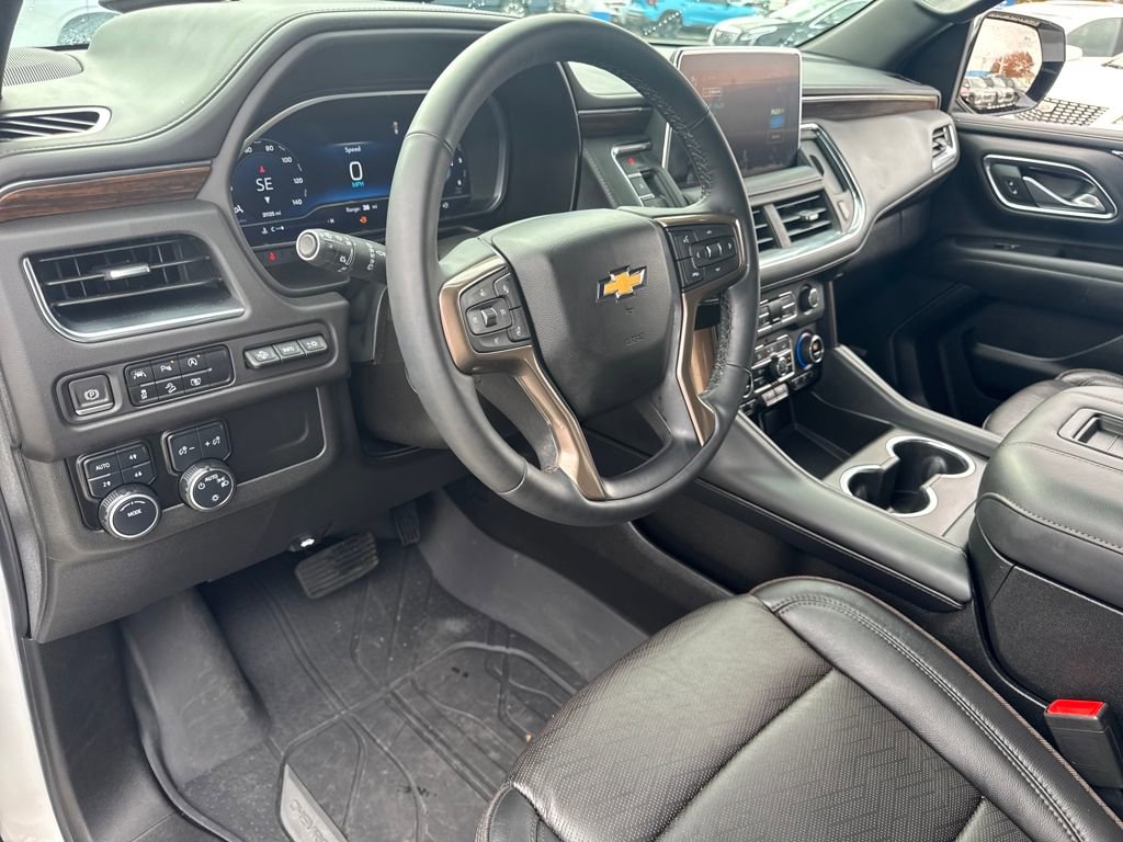 Used 2023 Chevrolet Suburban High Country image 17