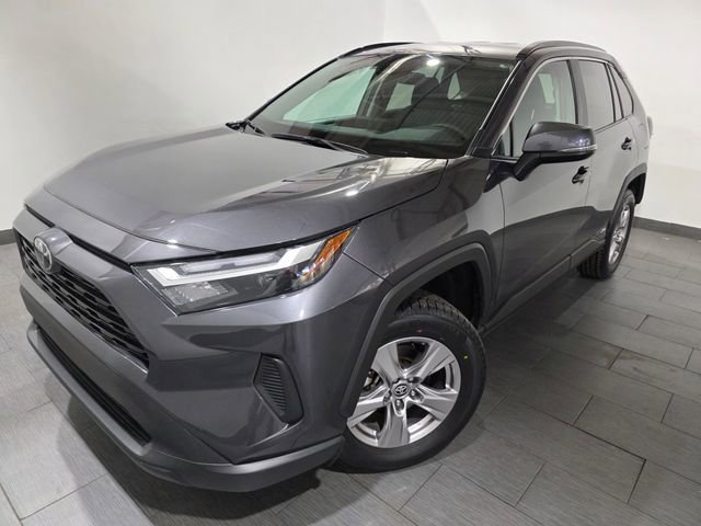 Used 2025 Toyota RAV4 XLE AWD/4WD image 1