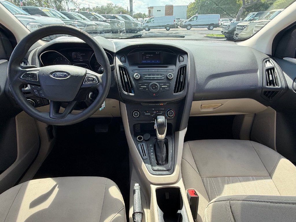 Used 2017 Ford Focus SE FWD image 11