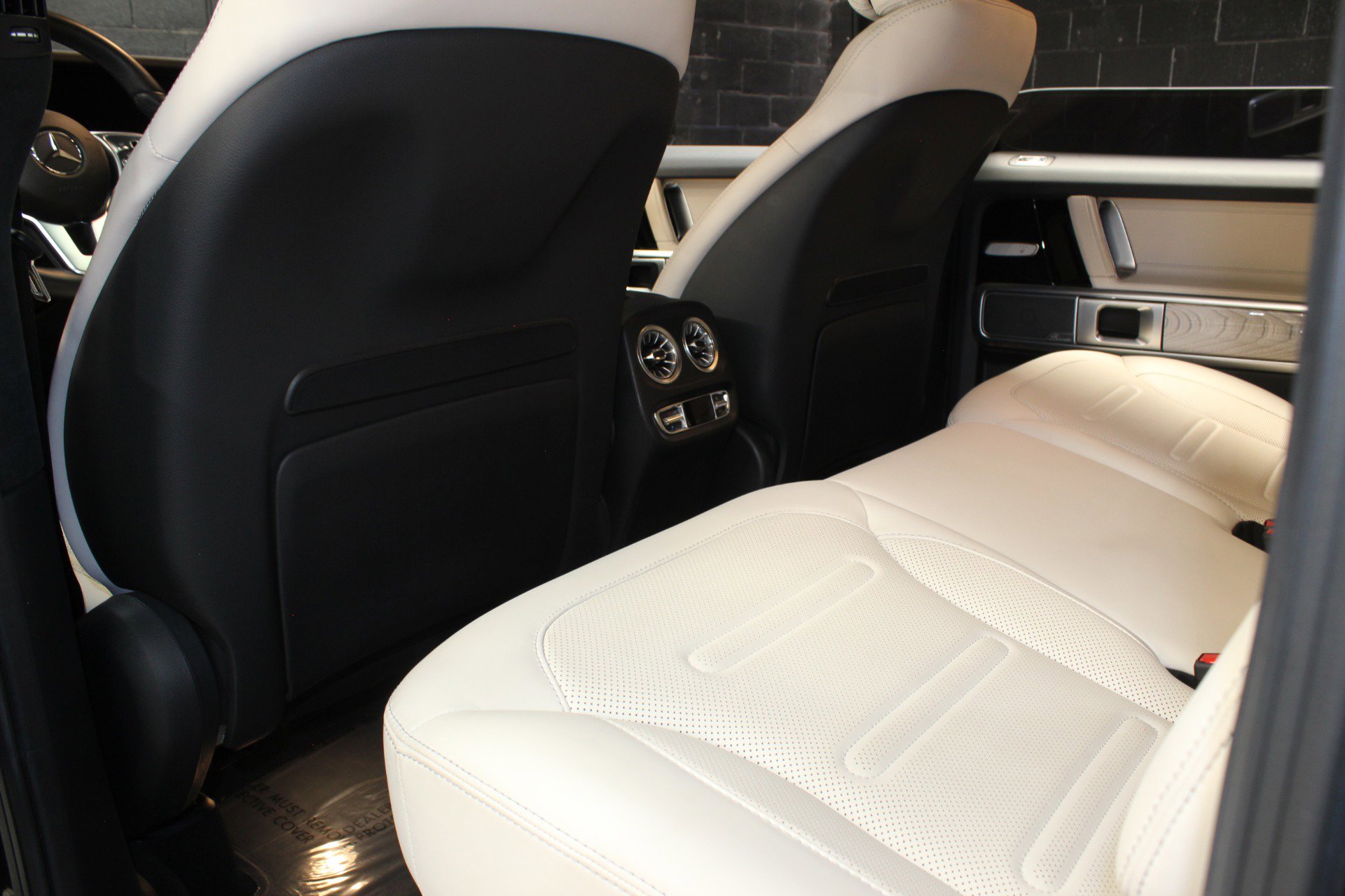 Used 2022 Mercedes-Benz G 550 w/ Exclusive Interior Package image 37